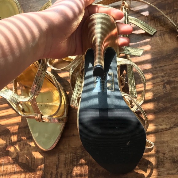Gold Goddess/Egyptian Wrap Heels - Picture 4 of 4